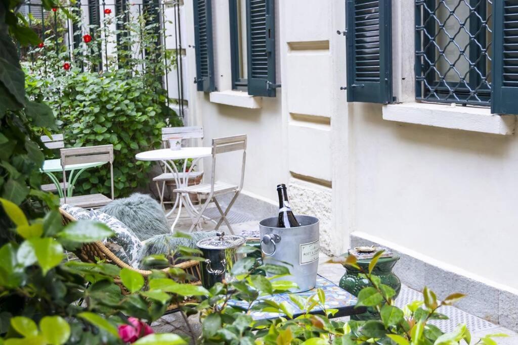 Luxury Bohemian Suite With Private Garden In Milan Exterior photo