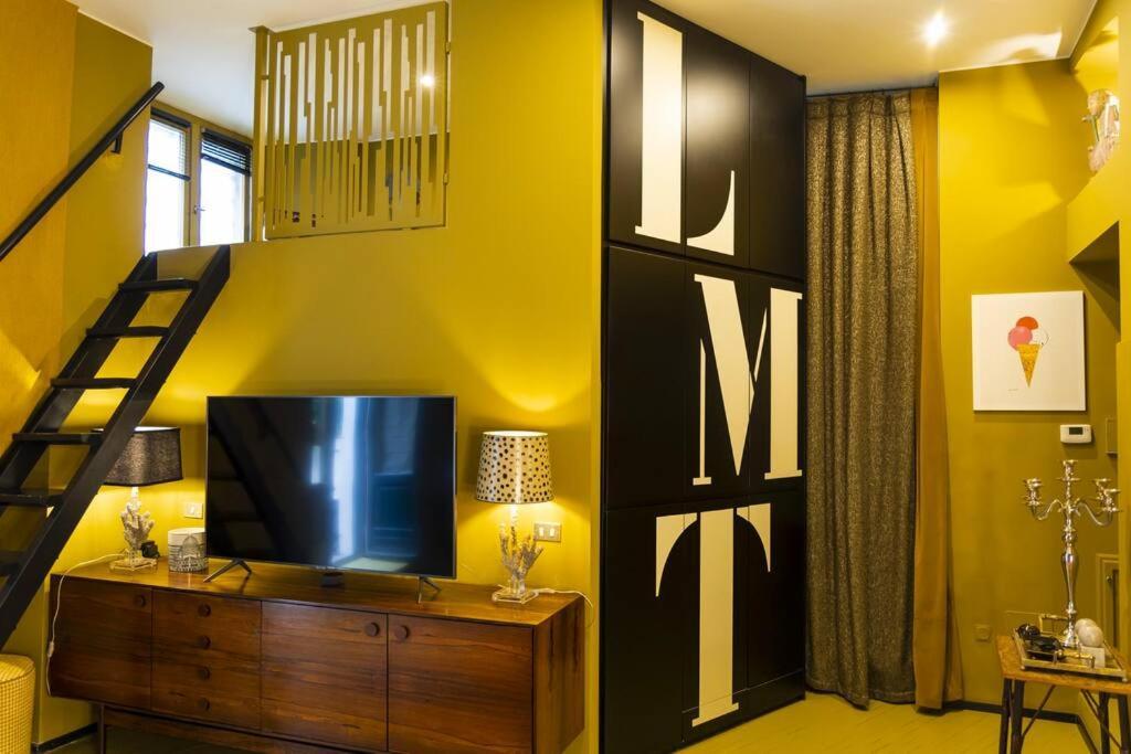 Luxury Bohemian Suite With Private Garden In Milan Exterior photo